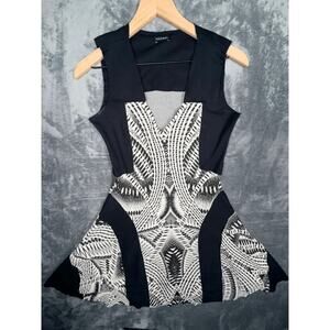 Le Lis Blanc Women's Dress Size S Black White‎ Patterned Fit Flare